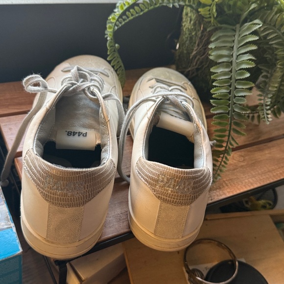 P448 Sneaker Low Top Lace Up -Like New-see details - Picture 7 of 7